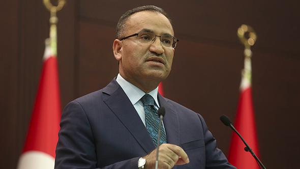 Bozdağ: Kamu görevlilerine yurtdışına çıkışlarda belge alma zorunluluğu kaldırılıyor