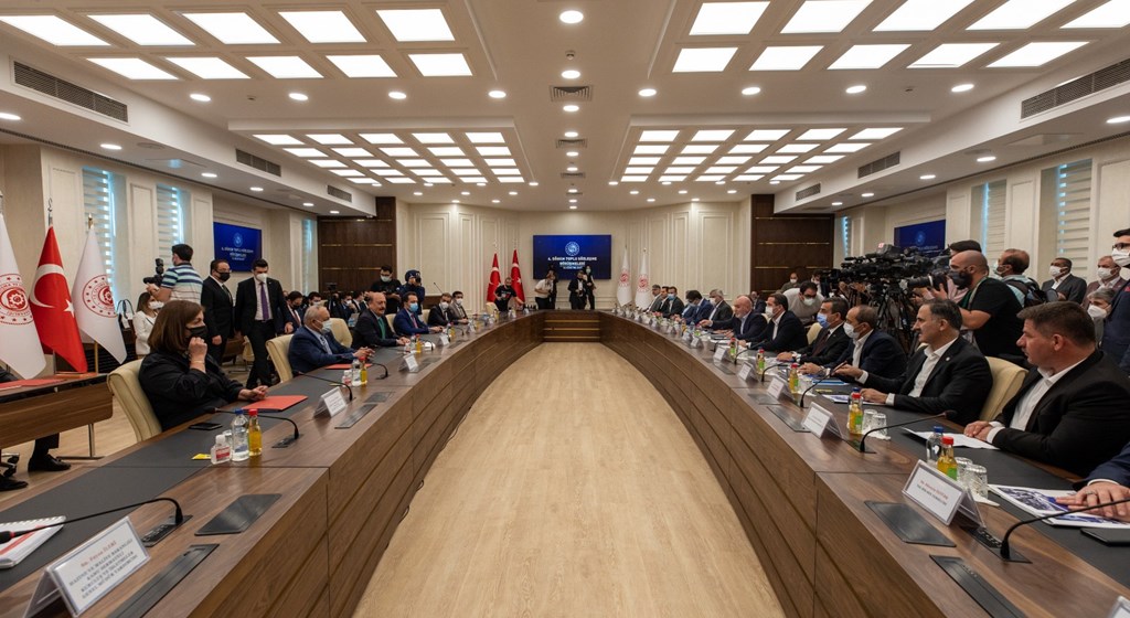Genel Başkanı Bayram Zengin: Önerilen Artış Oranları Memurlarla Alay Etmektir.