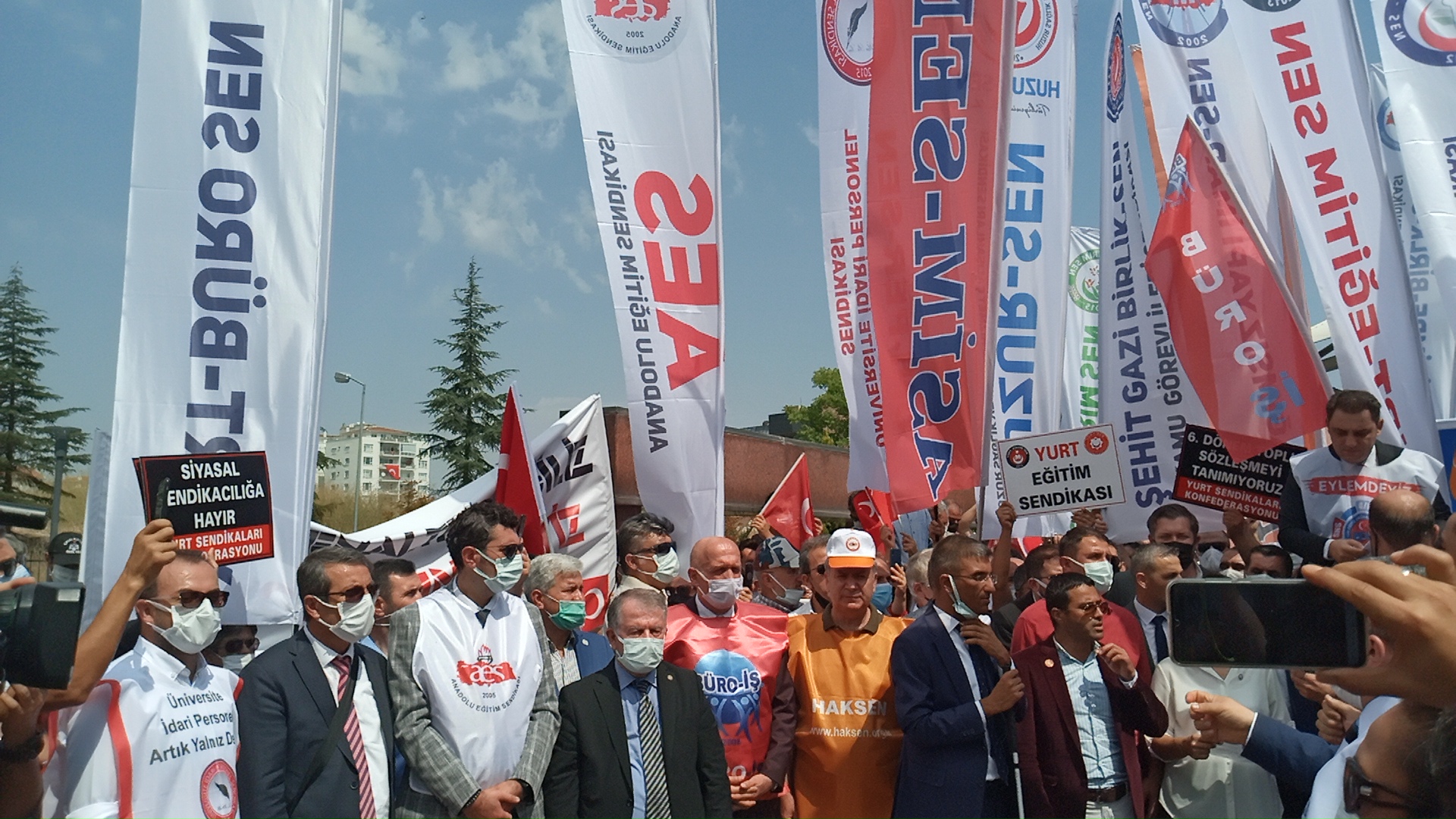 BASK ve Bağlı Sendikalardan “Kamu Sendikaları Platformu Eylemi”ne Destek.