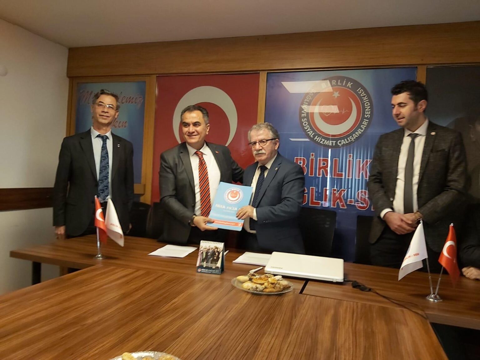 Bağımsız Kamu Görevlileri Sendikaları Konfederasyonuna Katılmak İçin Başvuru Yaptık.
